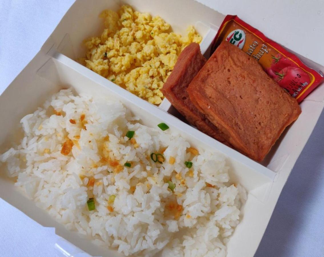 RedDoorz Plus near Capitol Commons Pasig City Esterno foto