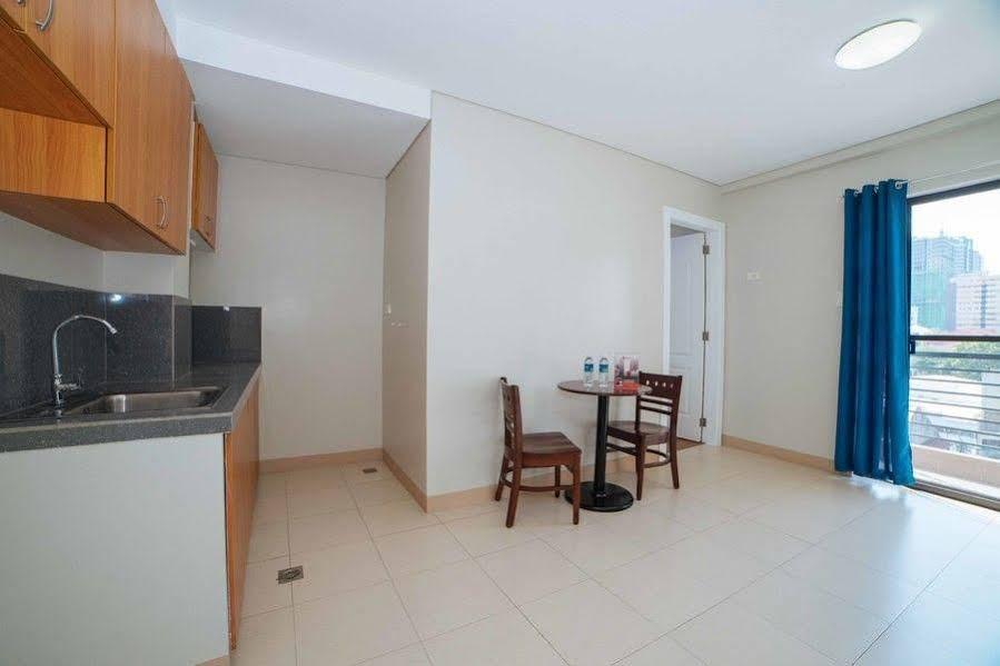 RedDoorz Plus near Capitol Commons Pasig City Esterno foto